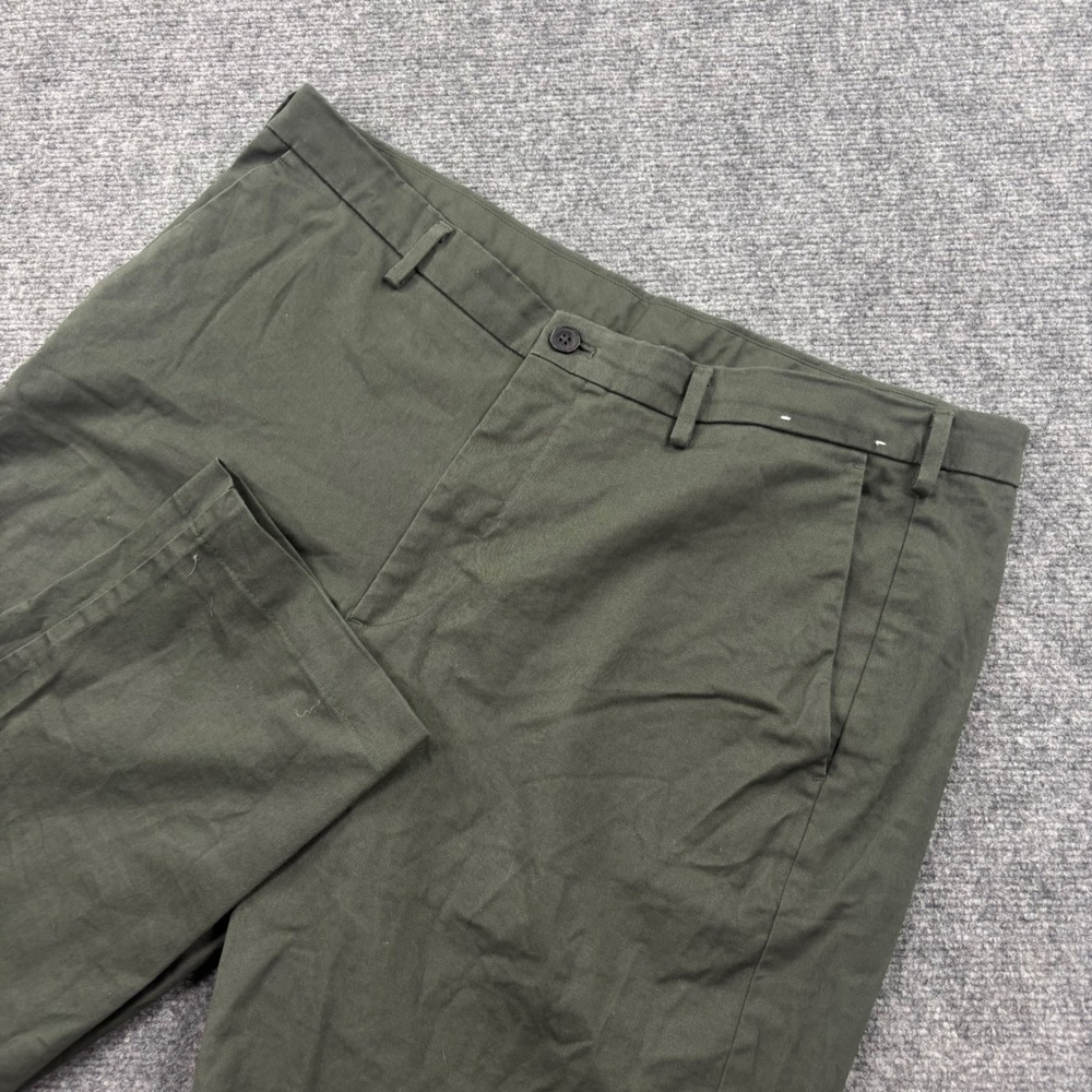 Uniqlo Chino Pants Size 38W x 34L Olive Green Slim Fit Stretch Cotton Flaw Men's